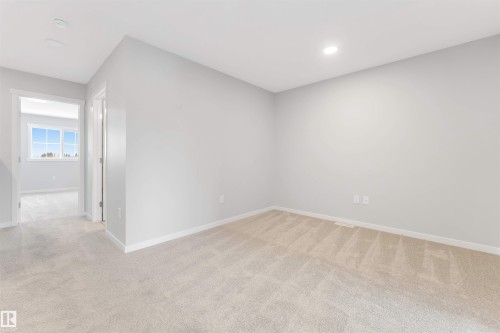 1027 Aster Boulevard, Edmonton, AB - Indoor Photo Showing Other Room