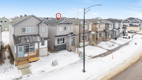 1027 Aster Boulevard, Edmonton, AB - Outdoor With Facade