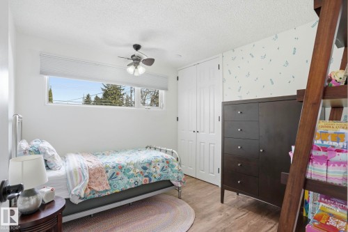 4111 121 Street, Edmonton, AB - Indoor Photo Showing Bedroom