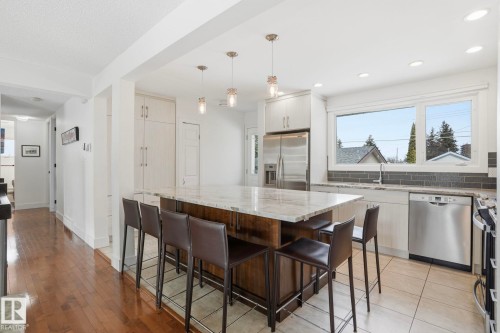 4111 121 Street, Edmonton, AB - Indoor