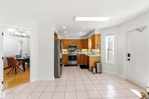 1324 116 Street, Edmonton, AB - Indoor