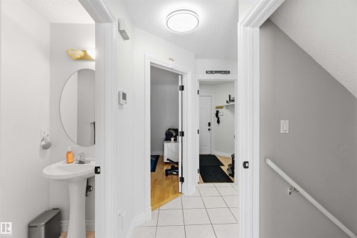 1324 116 Street, Edmonton, AB - Indoor