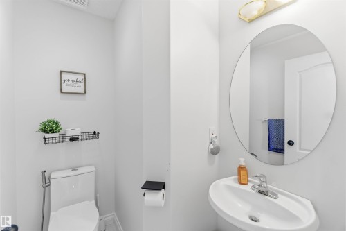 1324 116 Street, Edmonton, AB - Indoor Photo Showing Bathroom