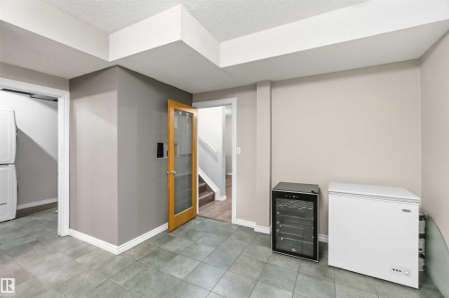 1324 116 Street, Edmonton, AB - Indoor