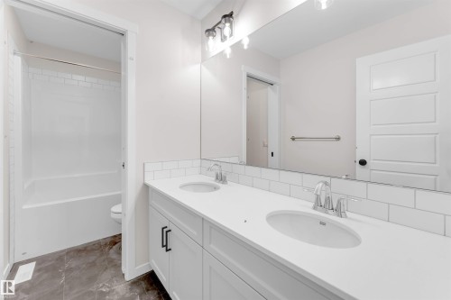 17811 7 St, Edmonton, AB - Indoor Photo Showing Bathroom