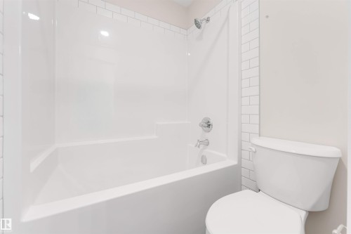 17811 7 St, Edmonton, AB - Indoor Photo Showing Bathroom