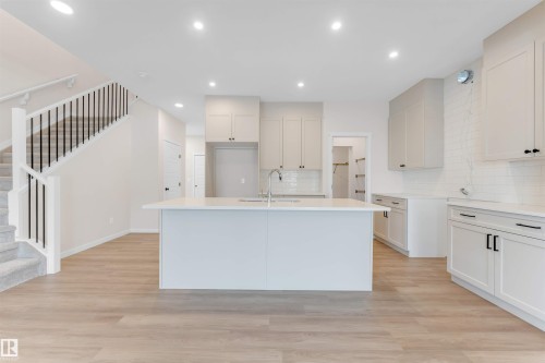 17811 7 St, Edmonton, AB - Indoor Photo Showing Kitchen