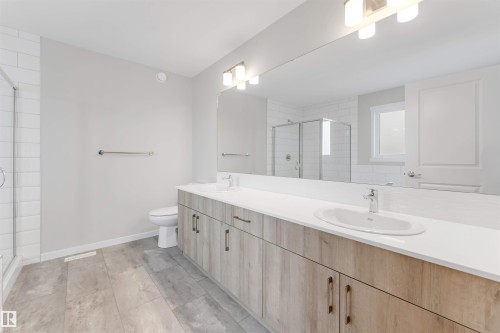 17839 7 St, Edmonton, AB - Indoor Photo Showing Bathroom