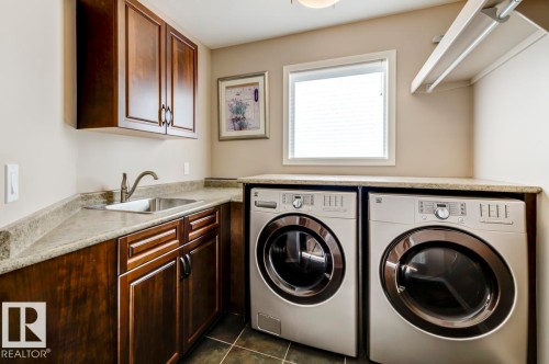 11122 52 Street, Edmonton, AB - Indoor Photo Showing Laundry Room
