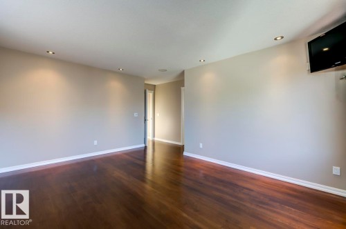 11122 52 Street, Edmonton, AB - Indoor Photo Showing Other Room