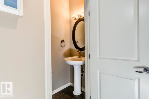 11122 52 Street, Edmonton, AB - Indoor