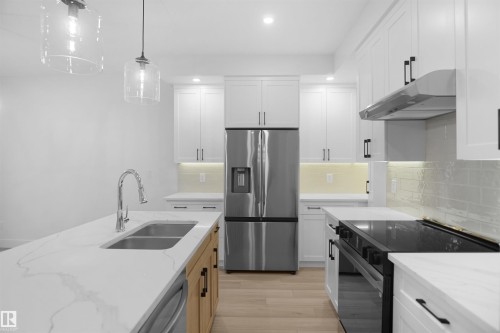 3050 Dixon Landing Landing, Edmonton, AB - Indoor Photo Showing Kitchen With Double Sink With Upgraded Kitchen