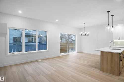 3050 Dixon Landing Landing, Edmonton, AB - Indoor