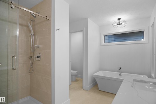 3050 Dixon Landing Landing, Edmonton, AB - Indoor Photo Showing Bathroom