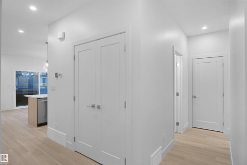3050 Dixon Landing Landing, Edmonton, AB - Indoor Photo Showing Other Room