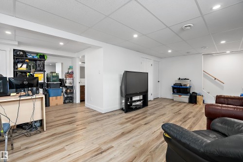 9326 80 Avenue, Edmonton, AB - Indoor