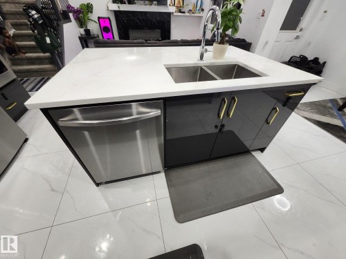 5306 Rue Eaglemont, Beaumont, AB - Indoor Photo Showing Kitchen With Double Sink