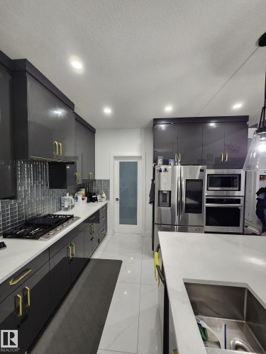 5306 Rue Eaglemont, Beaumont, AB - Indoor Photo Showing Kitchen With Upgraded Kitchen