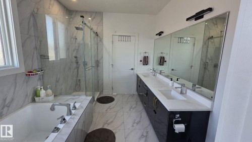 5306 Rue Eaglemont, Beaumont, AB - Indoor Photo Showing Bathroom