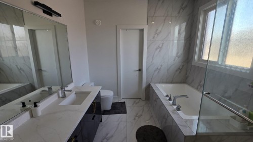 5306 Rue Eaglemont, Beaumont, AB - Indoor Photo Showing Bathroom