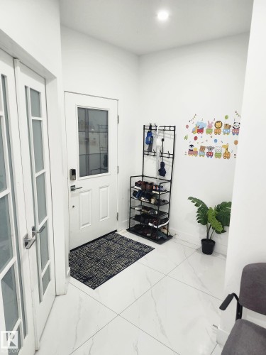 5306 Rue Eaglemont, Beaumont, AB - Indoor Photo Showing Other Room