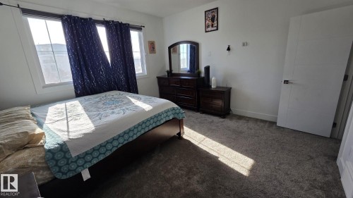 5306 Rue Eaglemont, Beaumont, AB - Indoor Photo Showing Bedroom