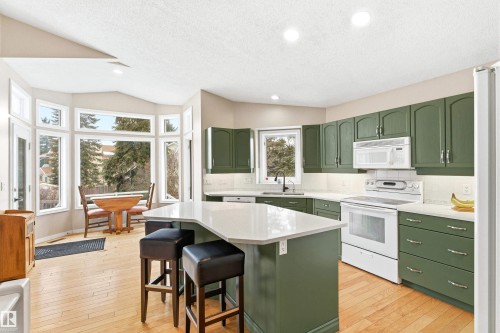 10 Harmony Place, St. Albert, AB - Indoor Photo Showing Kitchen