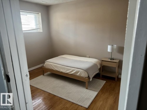 6333 11 Avenue, Edmonton, AB - Indoor Photo Showing Bedroom