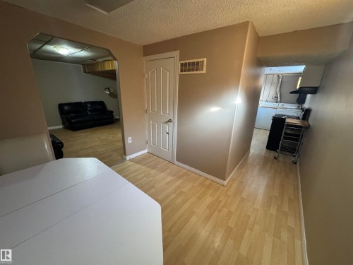 6333 11 Avenue, Edmonton, AB - Indoor