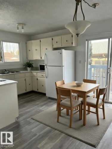 6333 11 Avenue, Edmonton, AB - Indoor