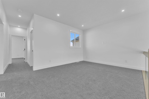 176 Caledon Crescent, Spruce Grove, AB - Indoor Photo Showing Other Room