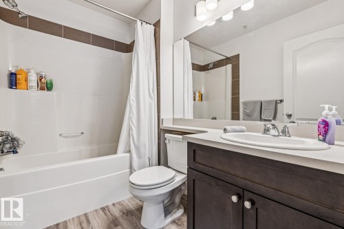 147 1520 Hammond Gate Gate, Edmonton, AB - Indoor Photo Showing Bathroom
