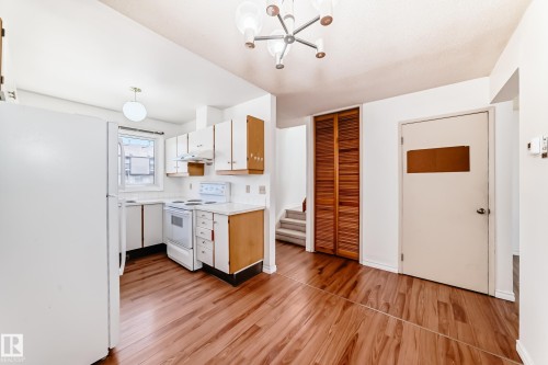 12054 25 Avenue, Edmonton, AB - Indoor Photo Showing Kitchen
