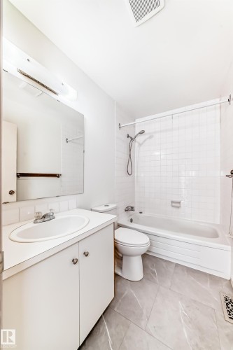 12054 25 Avenue, Edmonton, AB - Indoor Photo Showing Bathroom