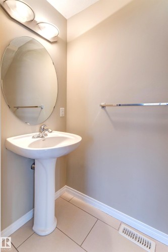 27 1623 Towne Centre Boulevard, Edmonton, AB - Indoor Photo Showing Bathroom