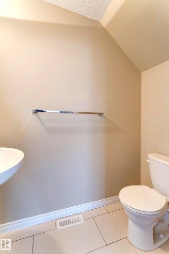 27 1623 Towne Centre Boulevard, Edmonton, AB - Indoor Photo Showing Bathroom