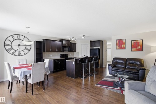 1712 64 Street, Edmonton, AB - Indoor