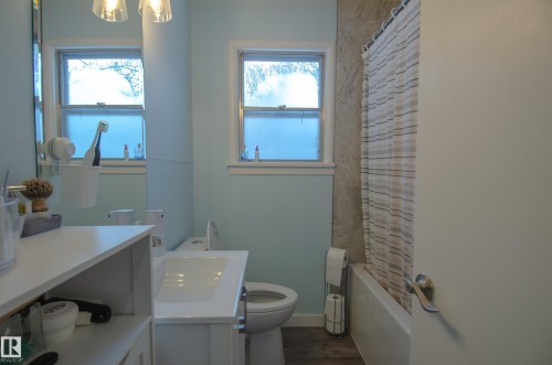 12904 90 Street, Edmonton, AB - Indoor Photo Showing Bathroom