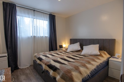 12904 90 Street, Edmonton, AB - Indoor Photo Showing Bedroom