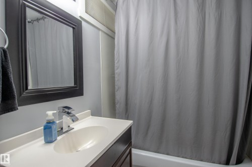 12904 90 Street, Edmonton, AB - Indoor Photo Showing Bathroom