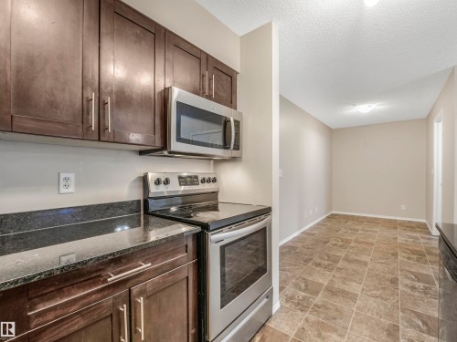 116 530 Watt Boulevard, Edmonton, AB - Indoor Photo Showing Kitchen