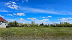 5127 45 Street Viking, AB T0B 4N0