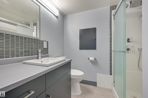 409 10883 Saskatchewan Drive, Edmonton, AB - Indoor Photo Showing Bathroom