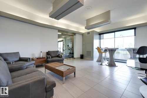 409 10883 Saskatchewan Drive, Edmonton, AB - Indoor Photo Showing Living Room