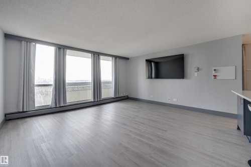 409 10883 Saskatchewan Drive, Edmonton, AB - Indoor