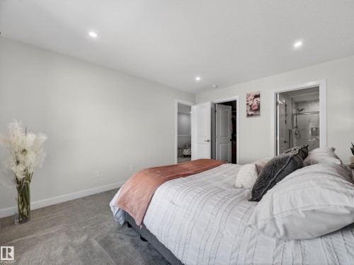 5546 Kootook Road, Edmonton, AB - Indoor Photo Showing Bedroom