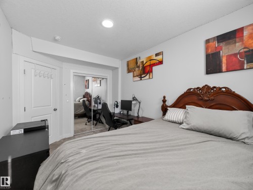 5546 Kootook Road, Edmonton, AB - Indoor Photo Showing Bedroom