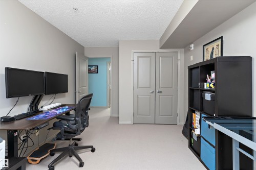 Edmonton, AB - Indoor