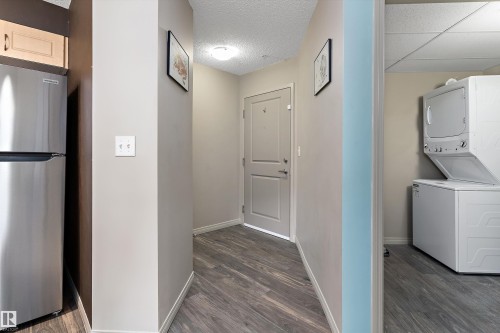 Edmonton, AB - Indoor Photo Showing Laundry Room
