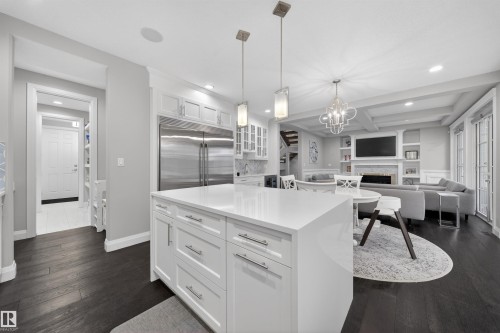 9037 24 Avenue, Edmonton, AB - Indoor Photo Showing Kitchen With Upgraded Kitchen